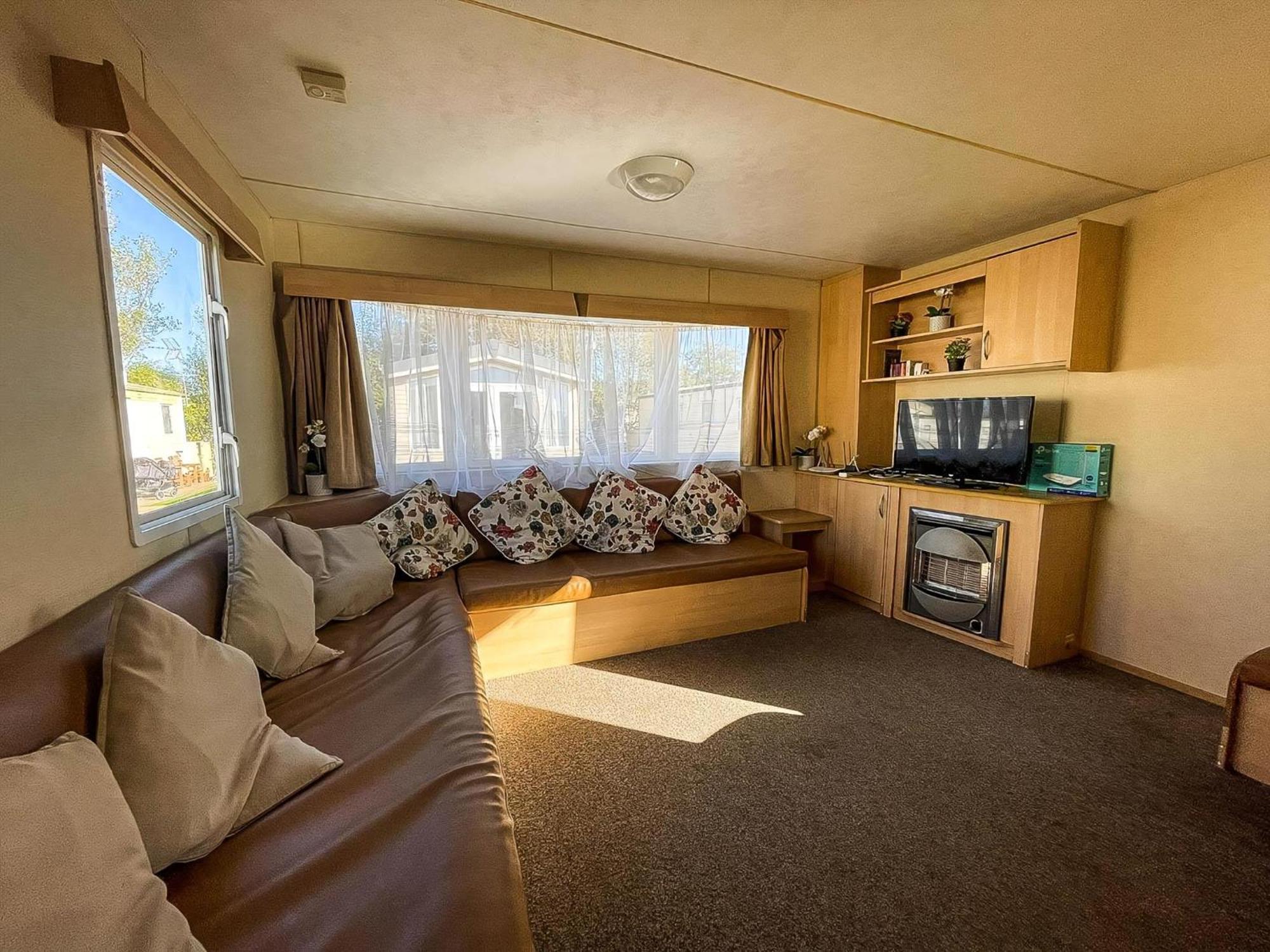 Lovely 8 Berth Caravan At St Osyth Beach Holiday Park Ref 28101G كْلانكتون أون سي المظهر الخارجي الصورة