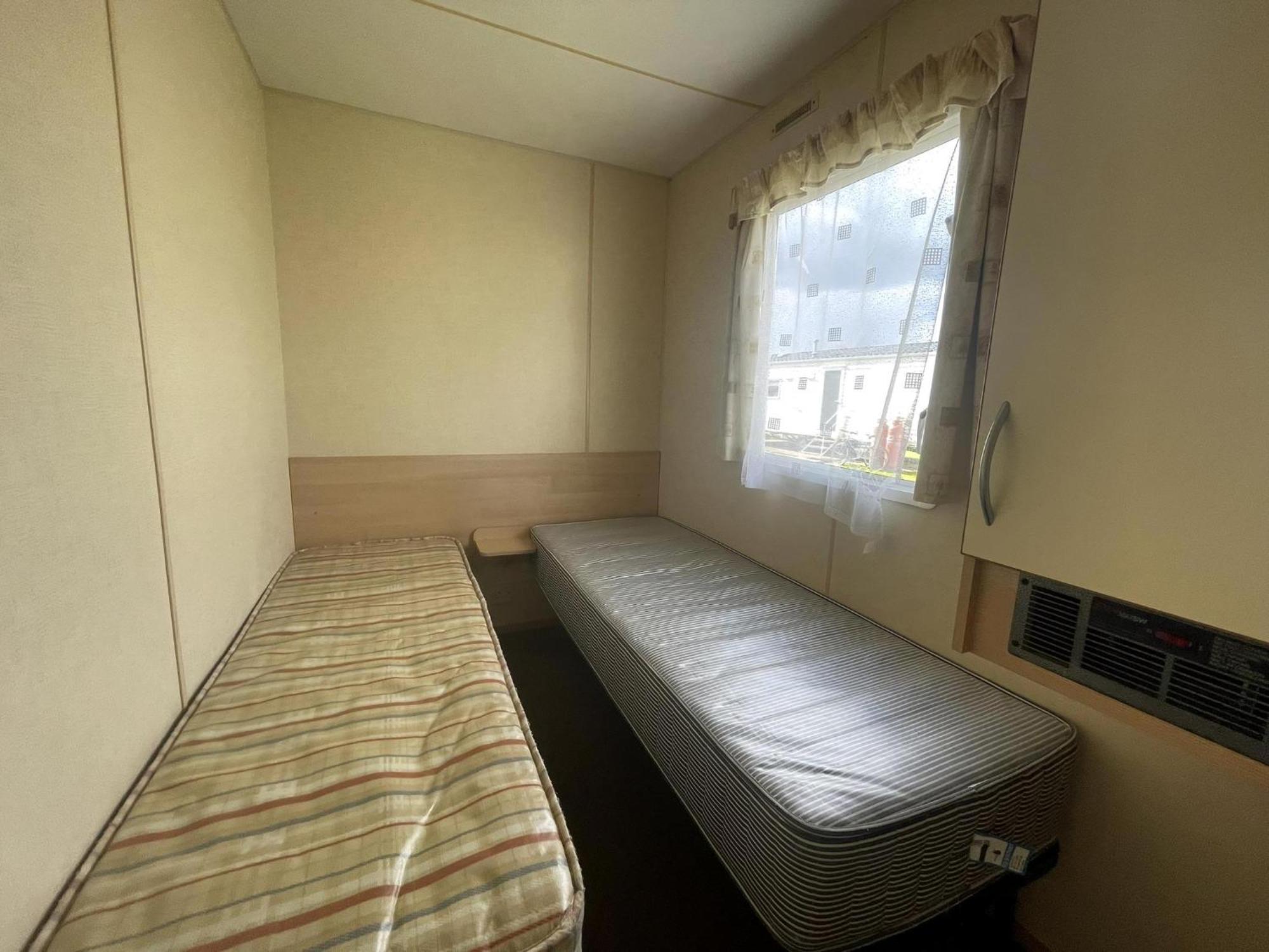 Lovely 8 Berth Caravan At St Osyth Beach Holiday Park Ref 28101G كْلانكتون أون سي المظهر الخارجي الصورة