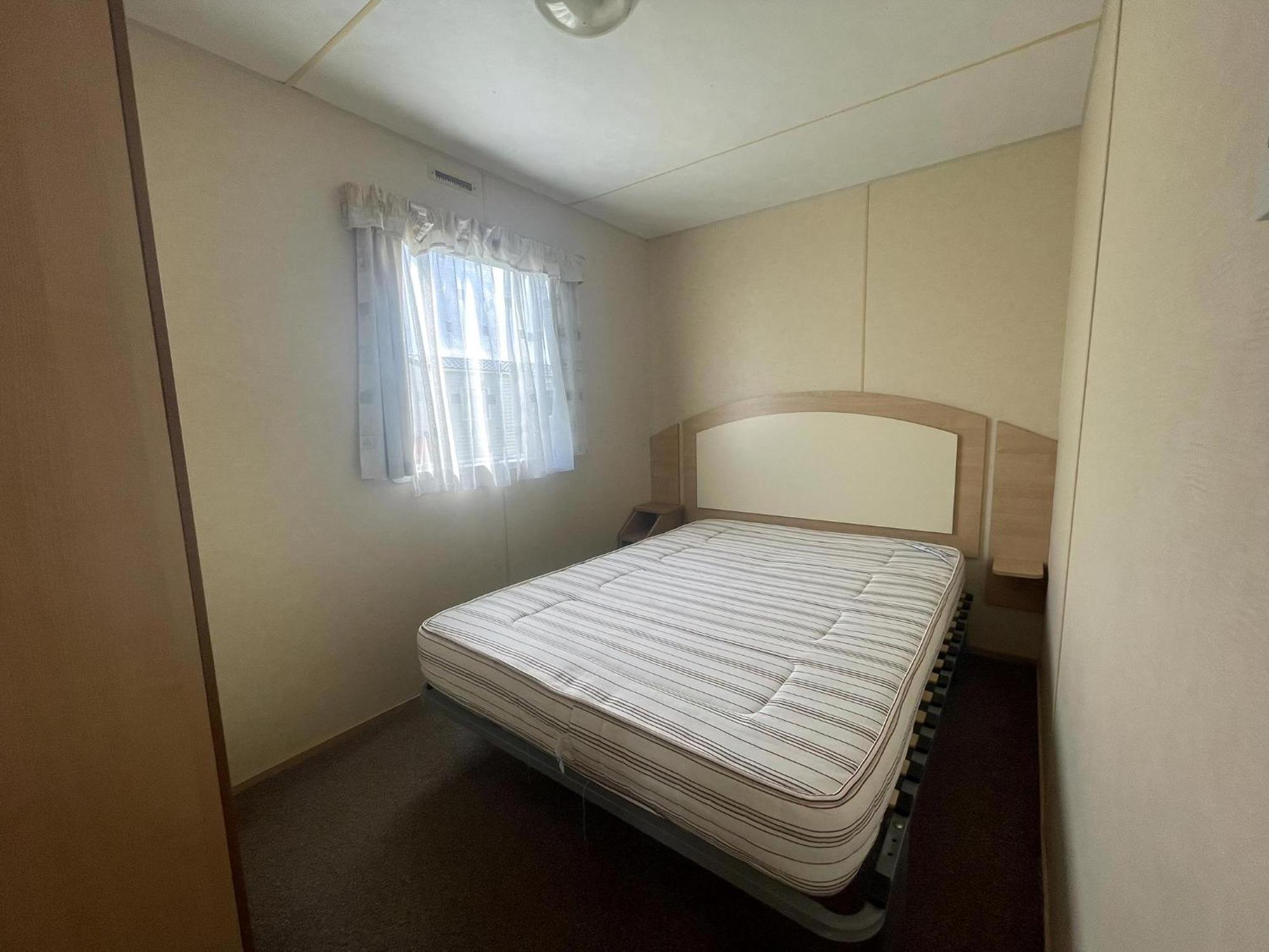 Lovely 8 Berth Caravan At St Osyth Beach Holiday Park Ref 28101G كْلانكتون أون سي المظهر الخارجي الصورة